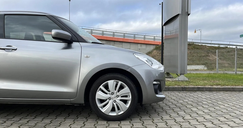 Suzuki Swift cena 52500 przebieg: 41252, rok produkcji 2020 z Wolbórz małe 631